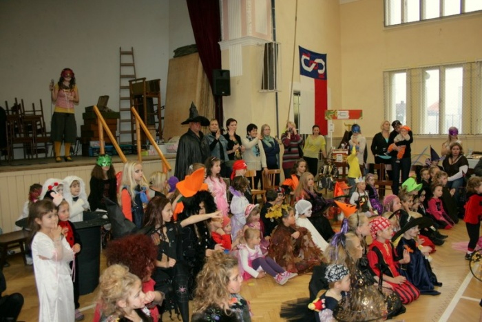 Halloweenský karneval 2012